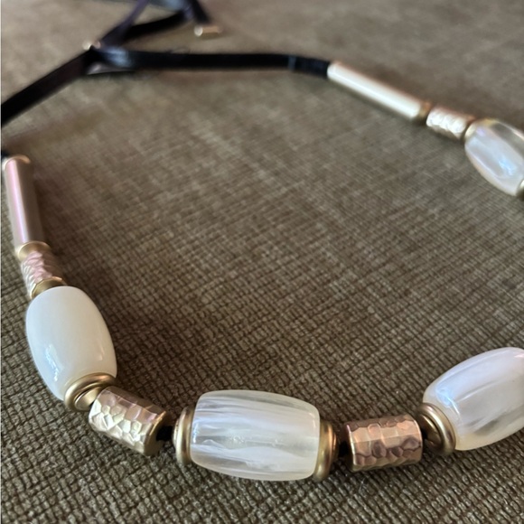 Chico’s Ellen Single Strand Necklace - Picture 2 of 6